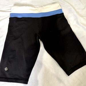 Lululemon reversible wonder train high waist short